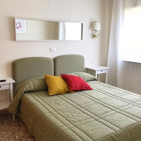 Villa Del Sole Terracina Esterno foto