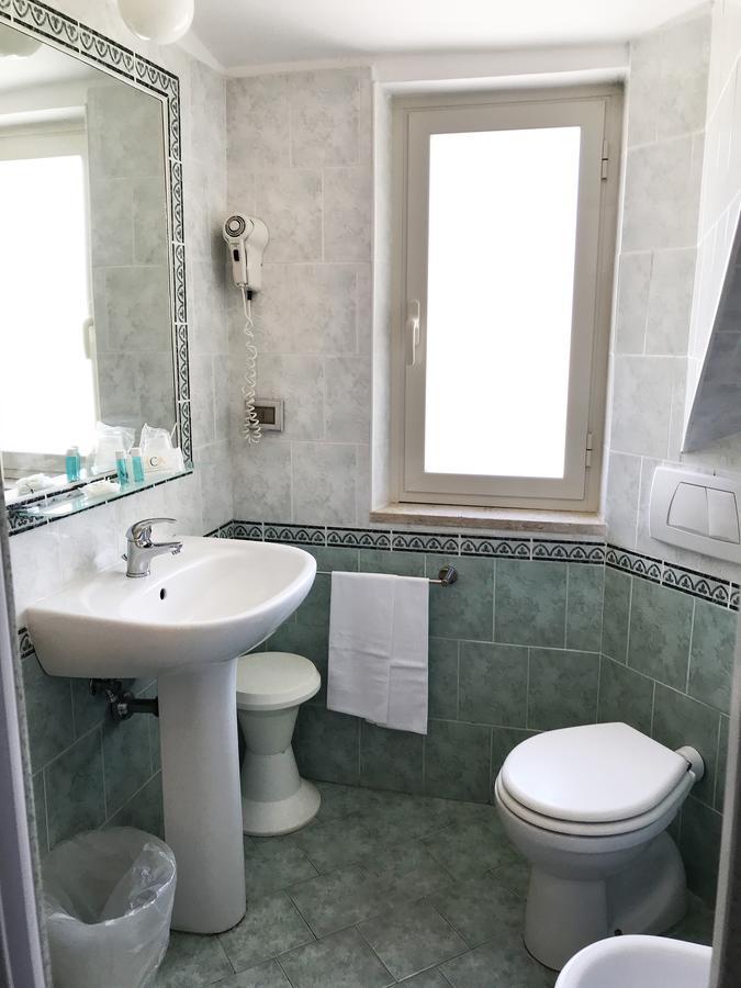 Villa Del Sole Terracina Esterno foto