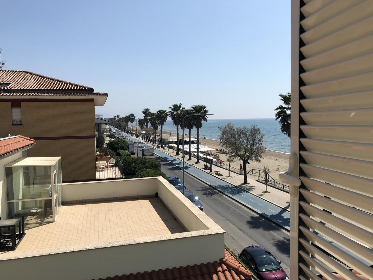 Villa Del Sole Terracina Esterno foto