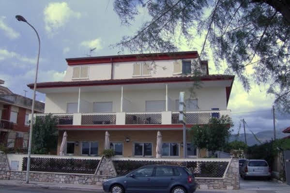 Villa Del Sole Terracina Esterno foto