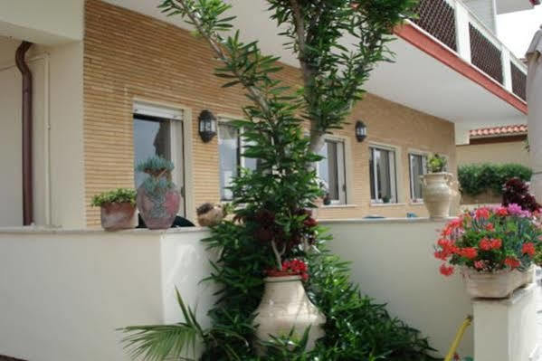 Villa Del Sole Terracina Esterno foto